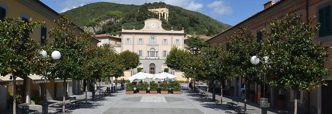 San Giuliano Terme-La piazza principale